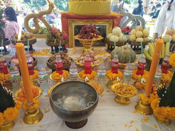 โต๊ะบวงสรวง