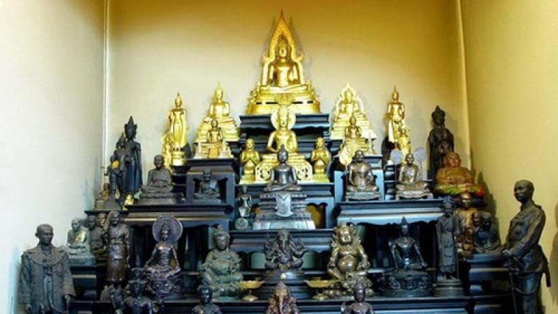 พระบนหิ้ง