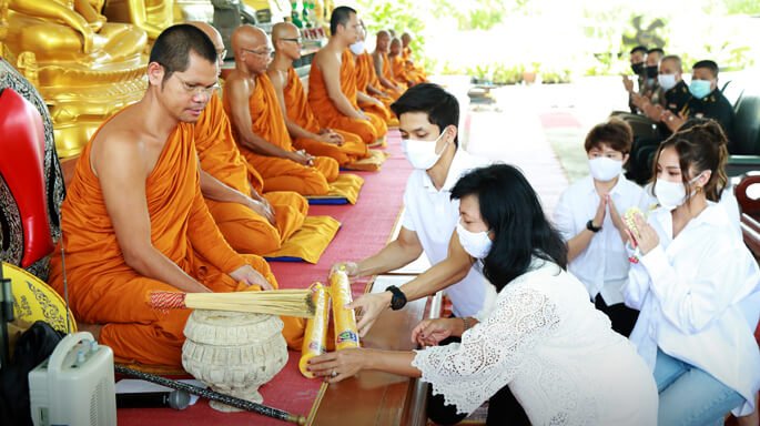 ทำบุญ
