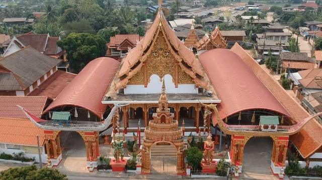ทางเข้าวัดแม่นาเรือ