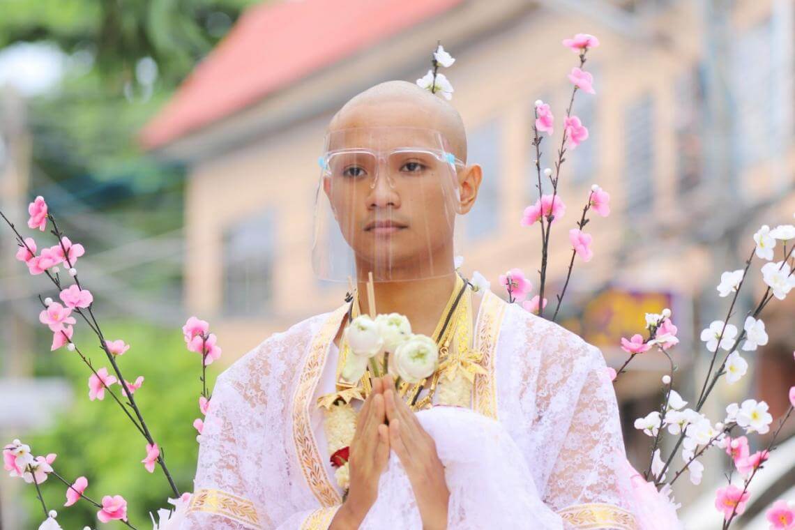 บวชนาค
