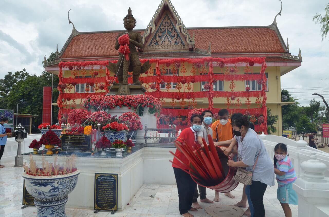 เซียมซียักษ์วัดพังม่วง