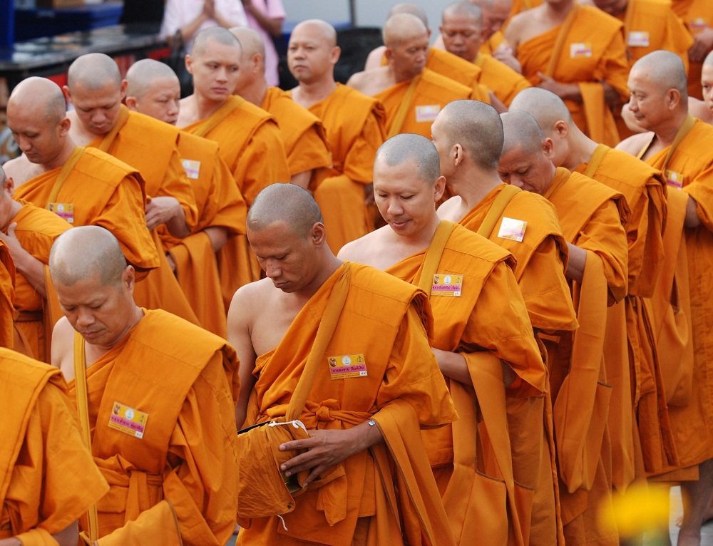 พระสงฆ์หลายรูป