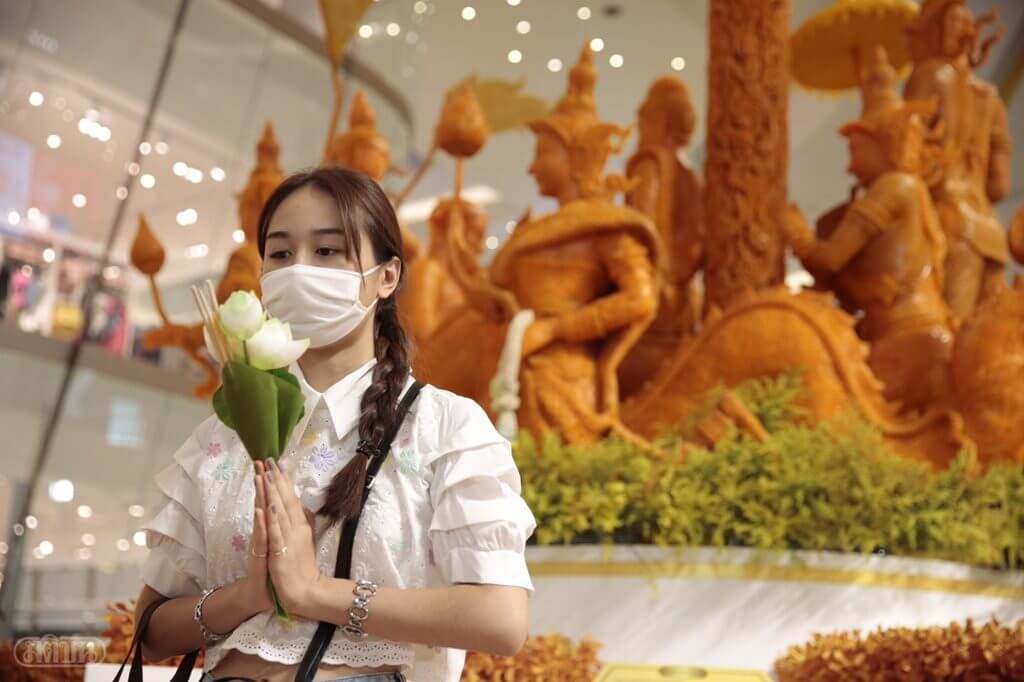 คนไปวัด