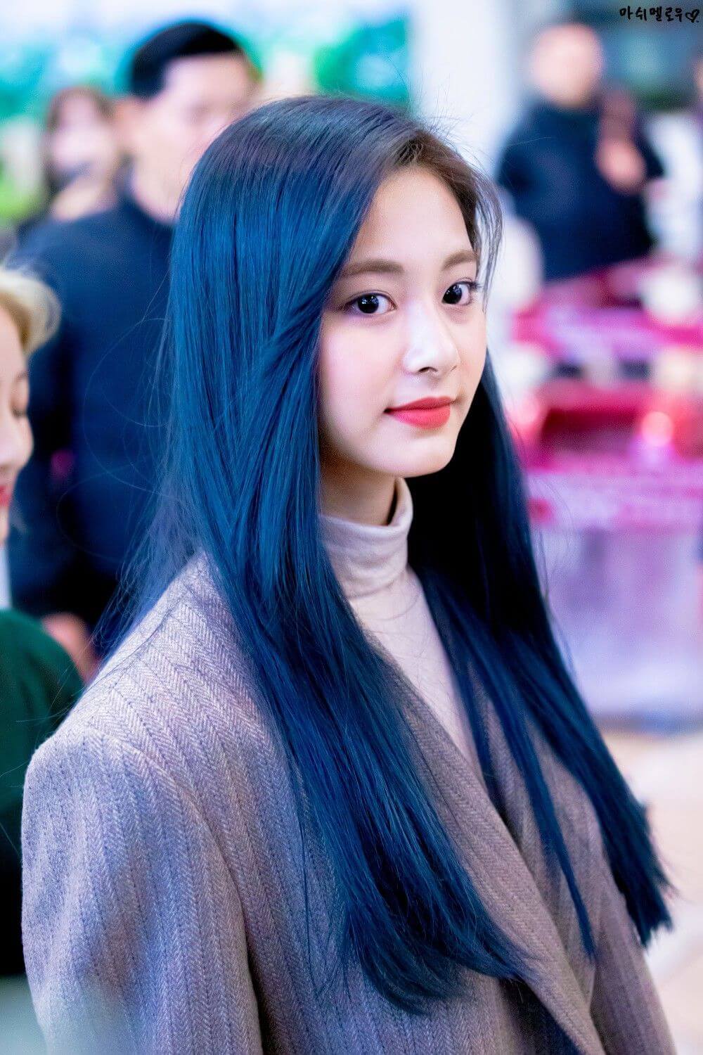 ผมสีน้ำเงิน