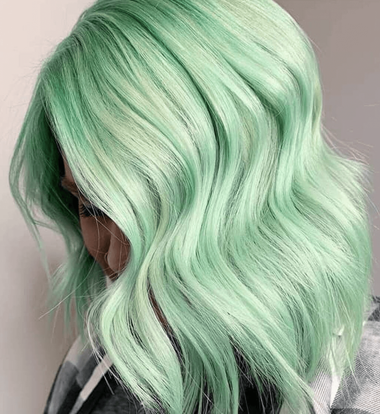 ผมสีเขียว